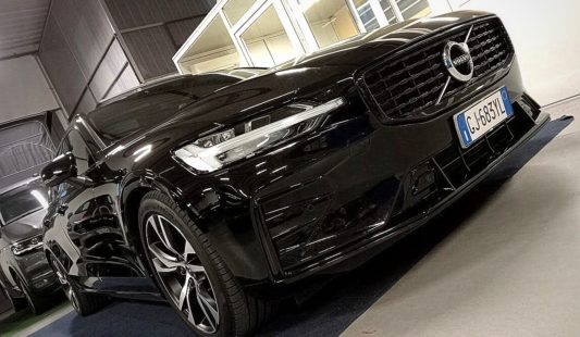 Volvo V60 2.0 b3 R-DESIGN 8M IVA INCLUSA AUTOCARRO N1 5POSTI