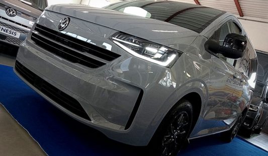 Volkswagen T7 Caravelle 2.0 TDI 9P MATRIX PRONTA CONSEGNA *UNICO*