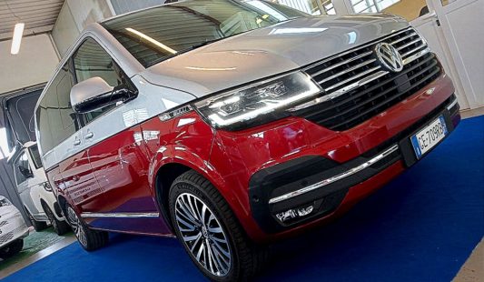 Volkswagen T6.1 Multivan 2.0TDI HIGHLINE 4MOTION DSG 7P BICOLOR FULL