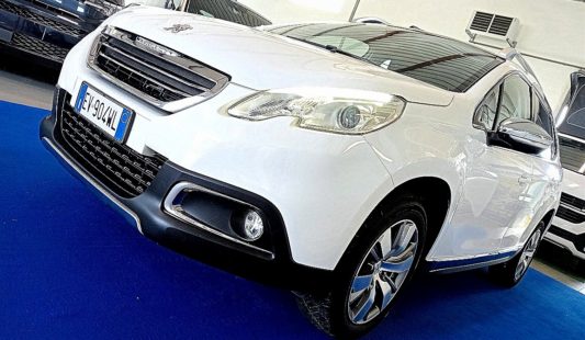 Peugeot 2008 1.2 82cv ALLURE TETTO PANORAMICO UNIPROPR