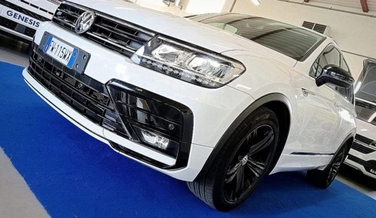 Volkswagen Tiguan 1.5 TSI 150cv DSG RLINE BLACK PACK 19″ R-LINE