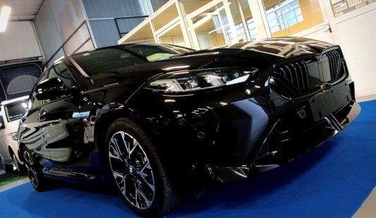 BMW 120 i 48V MSPORT MY25 BLACK SHADOW LED HUD M-SPORT