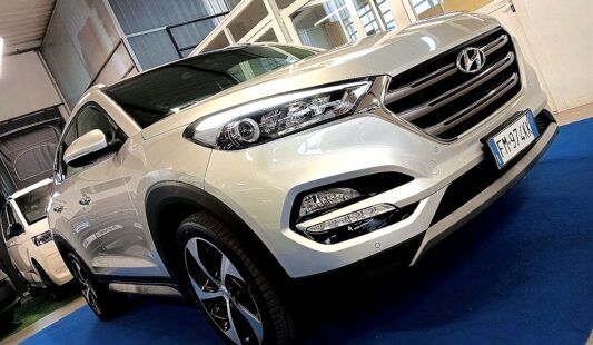 Hyundai TUCSON 1.7 CRDI XPOSSIBLE 19″ CAMERA PRONTA CONSEGNA